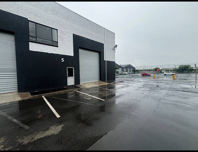 214M² FACTORY TO LET IN BLACKHEATH INDUSTRIAL